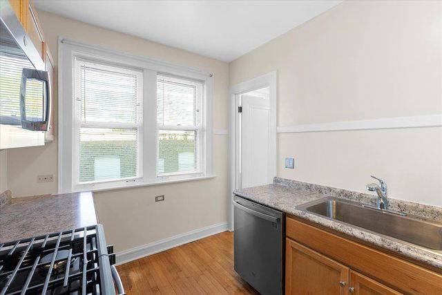 Apartment for rent at 811 Dobson St #1E, Evanston, IL 60202