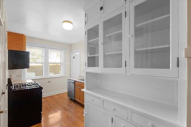 Apartment for rent at 811 Dobson St #1E, Evanston, IL 60202