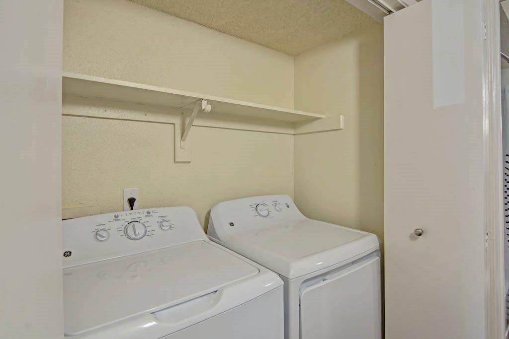 Apartment for rent at Motif, 2529 W Cactus Rd, Phoenix, AZ 85029