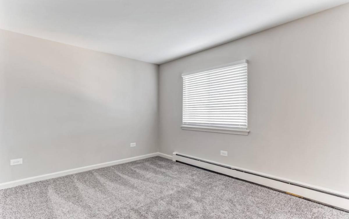 Apartment for rent at 1821 W Golf Rd, Mount Prospect, IL 60056