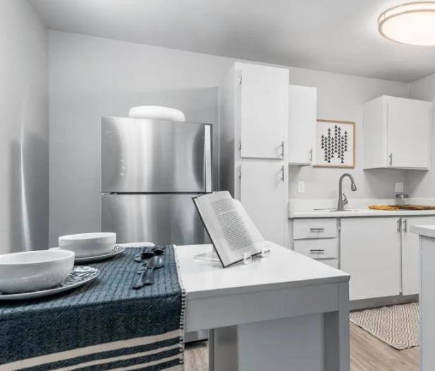 Apartment for rent at Desert Willow, 2025 W Indian School Rd, Phoenix, AZ 85015