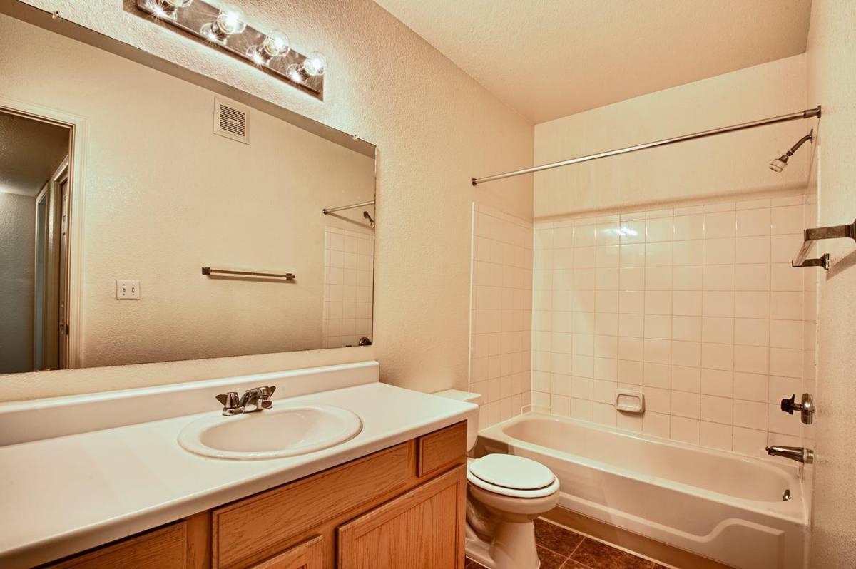 Apartment for rent at Sonoran, 13625 S 48th St, Phoenix, AZ 85044