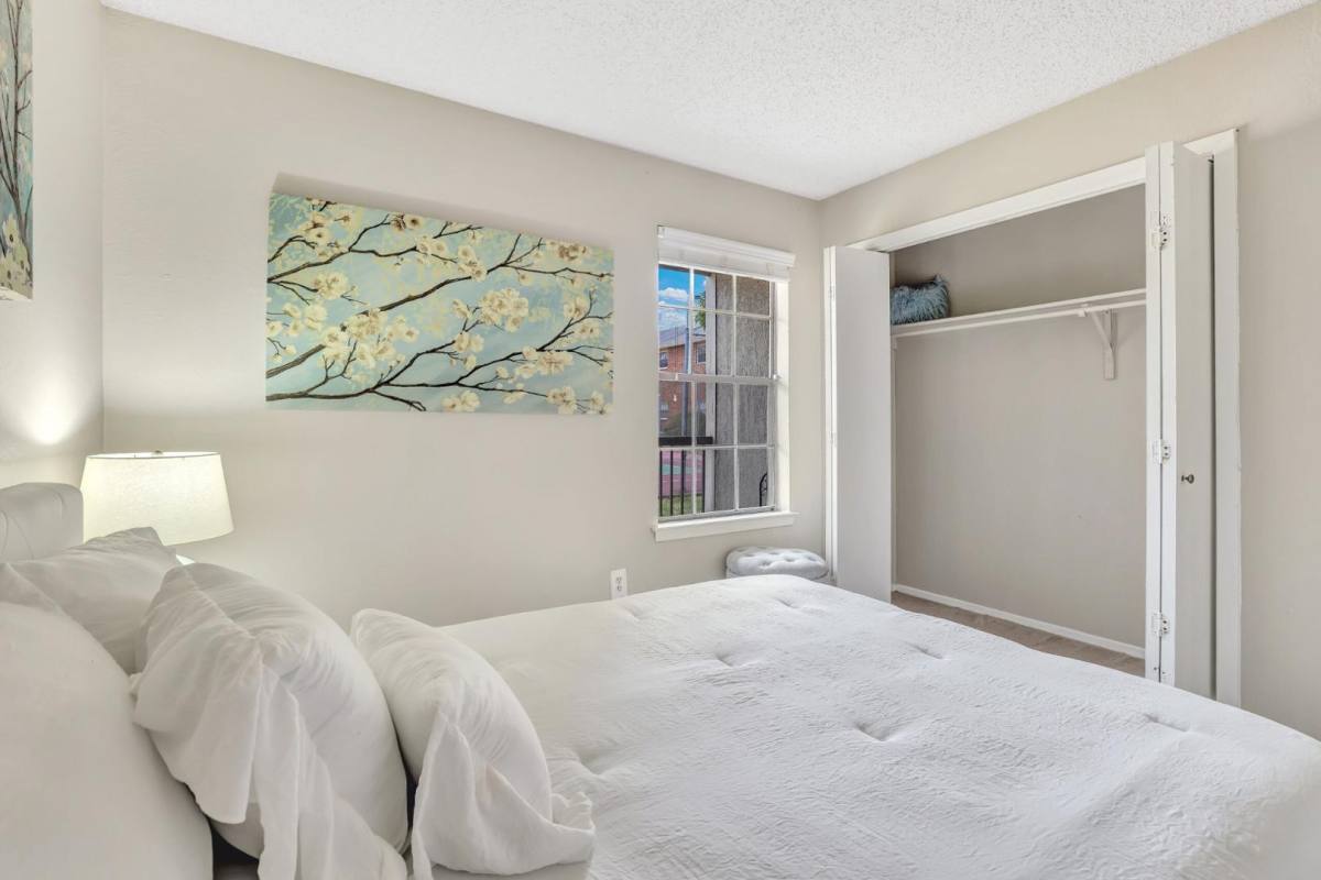 Apartment for rent at Creekside Village Apartment Homes, 3400 W Park Blvd, Plano, TX 75075