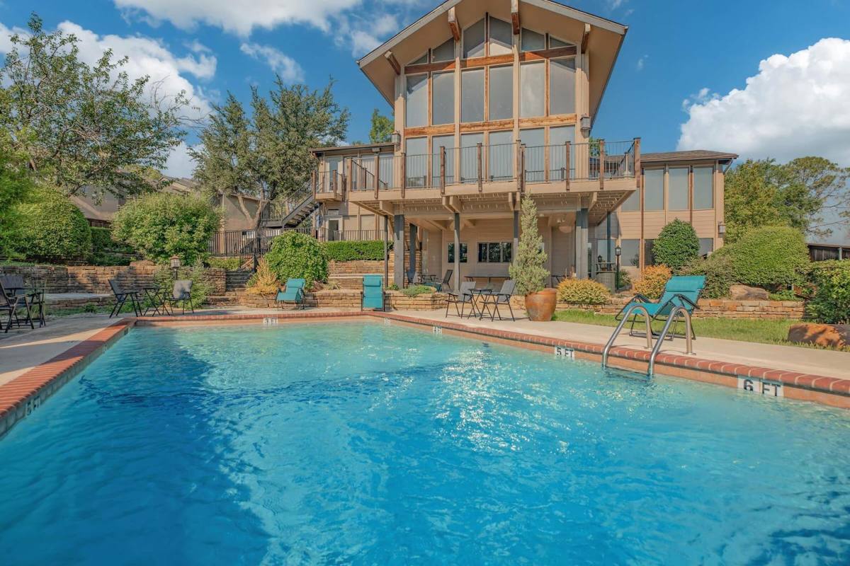 Apartment for rent at 3424 Country Club Dr W, Irving, TX 75038