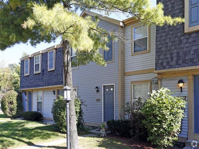Apartment for rent at Oakwood Townhomes, 1599 Twin Oaks Dr, Toledo, OH 43615