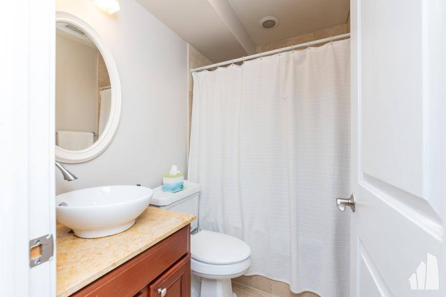 Apartment for rent at 3900 N Pine Grove Ave, Chicago, IL 60613