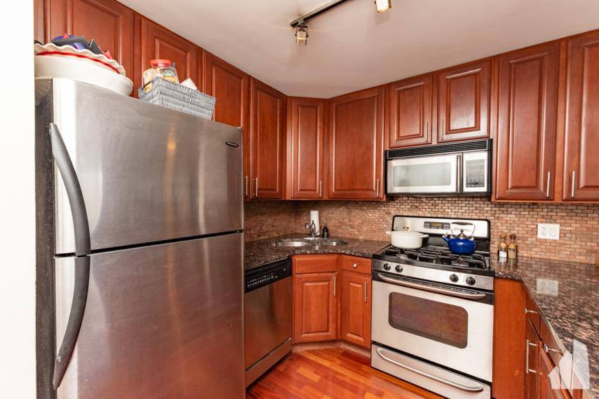 Apartment for rent at 3900 N Pine Grove Ave, Chicago, IL 60613