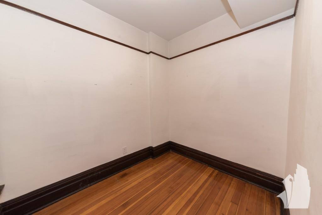 Apartment for rent at 851 W Wellington, Chicago, IL 60657