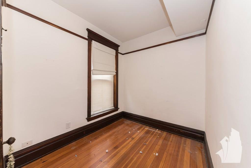 Apartment for rent at 851 W Wellington, Chicago, IL 60657
