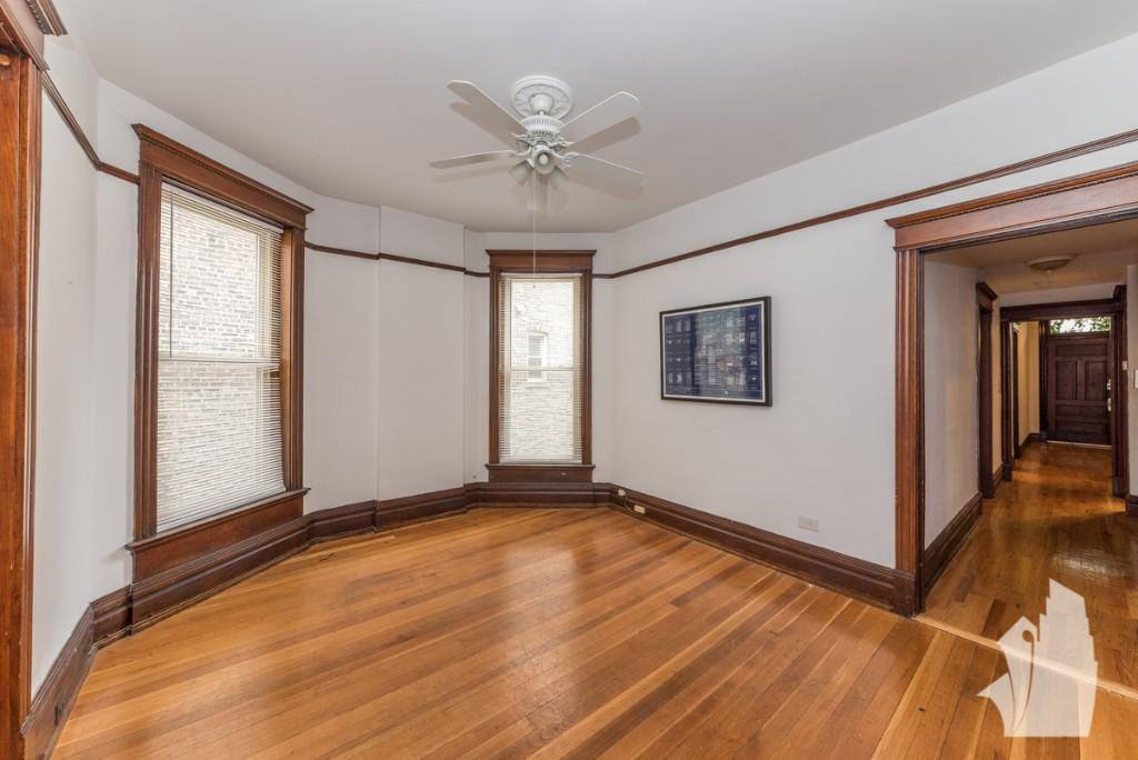 Apartment for rent at 851 W Wellington, Chicago, IL 60657