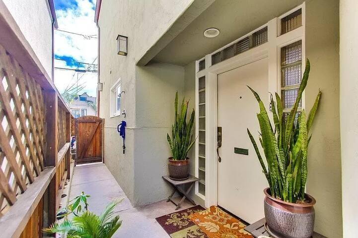 House for rent at 815 Salem Court, San Diego, CA 92109