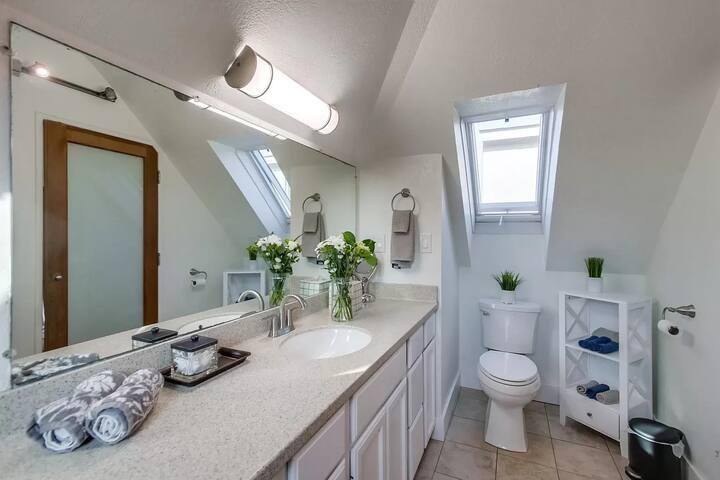 House for rent at 815 Salem Court, San Diego, CA 92109