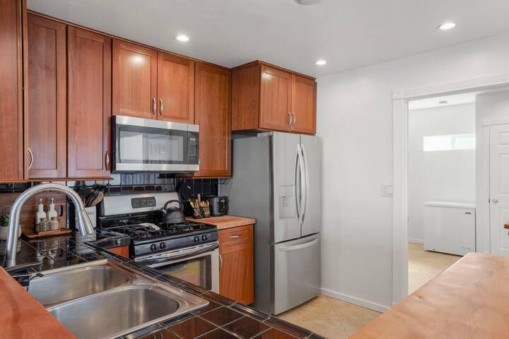 Apartment for rent at 4551 Narragansett Ave #1, San Diego, CA 92107