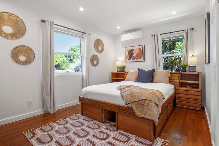 Apartment for rent at 4551 Narragansett Ave #1, San Diego, CA 92107