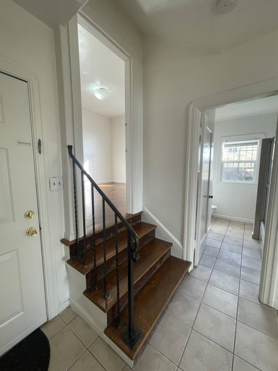 Apartment for rent at 8653 Thermal Ave #B, Oakland, CA 94605