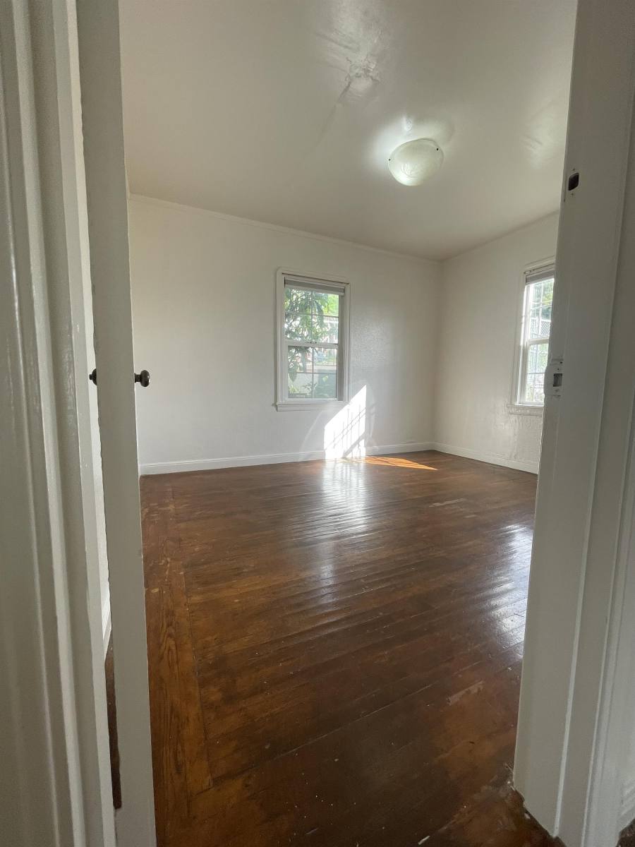 Apartment for rent at 8653 Thermal Ave #B, Oakland, CA 94605