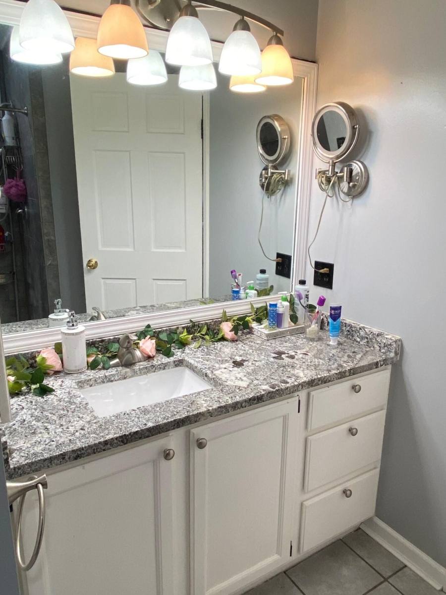 House for rent at Bonnie Acres, 208 Glynn Rd, Plano, IL 60545
