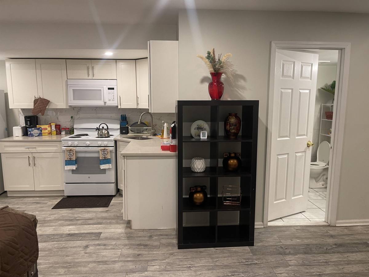 Apartment for rent at 15 Seymour Ave, Newark, NJ 07108