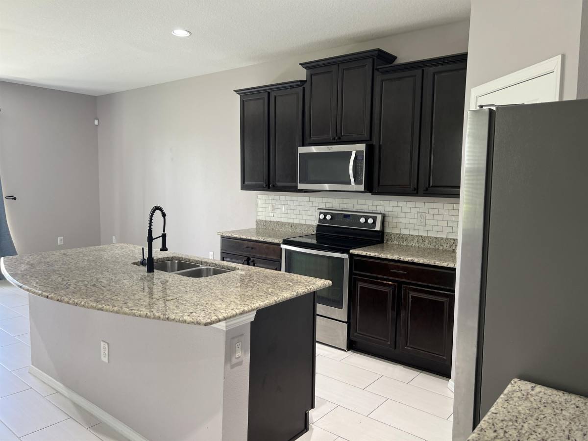 Townhouse for rent at Harvest Creek Village, 4924 White Sanderling Court #1, Tampa, FL 33619