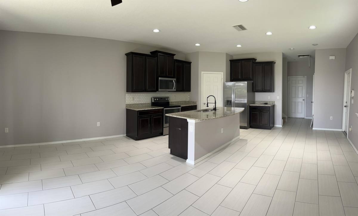 Townhouse for rent at Harvest Creek Village, 4924 White Sanderling Court #1, Tampa, FL 33619