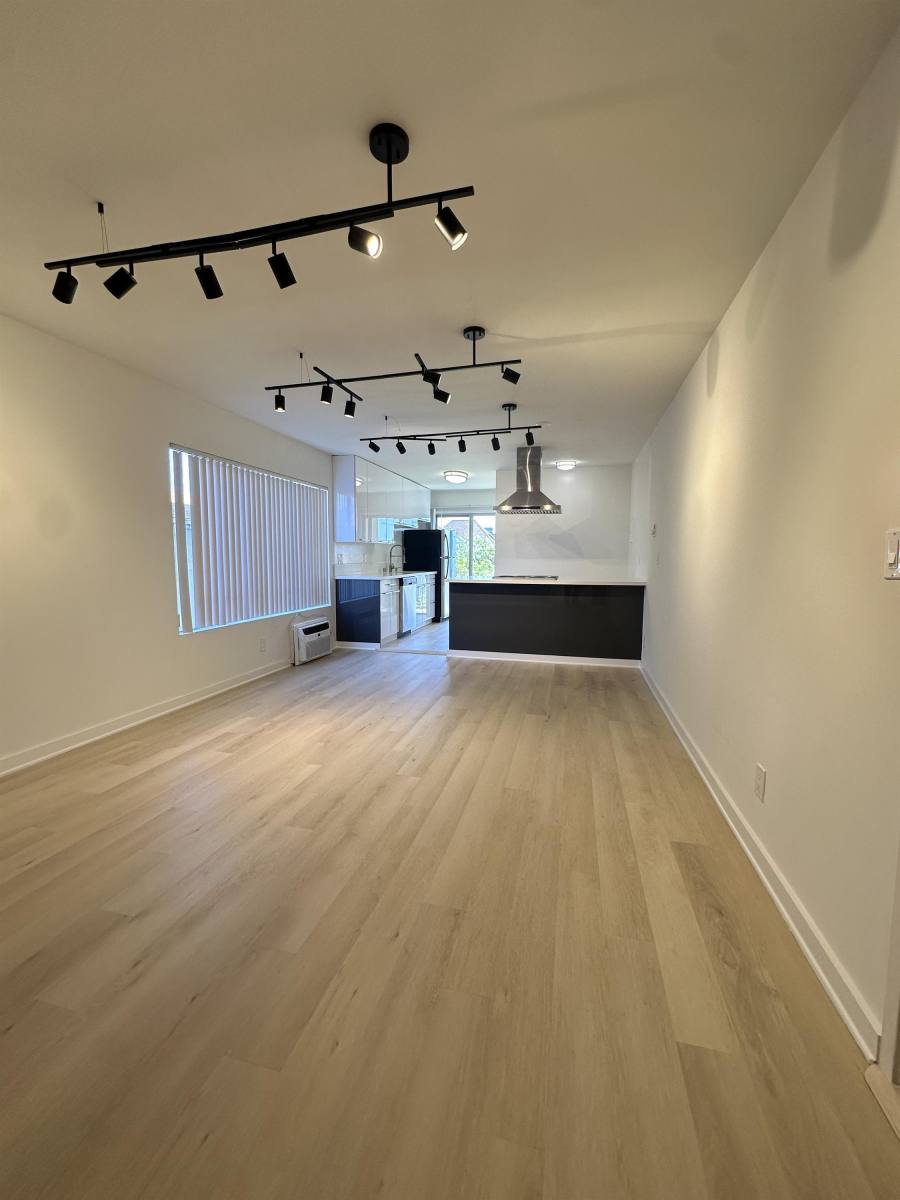 Apartment for rent at La Bella Fontana, 8223 Blackburn Ave #202, Los Angeles, CA 90048