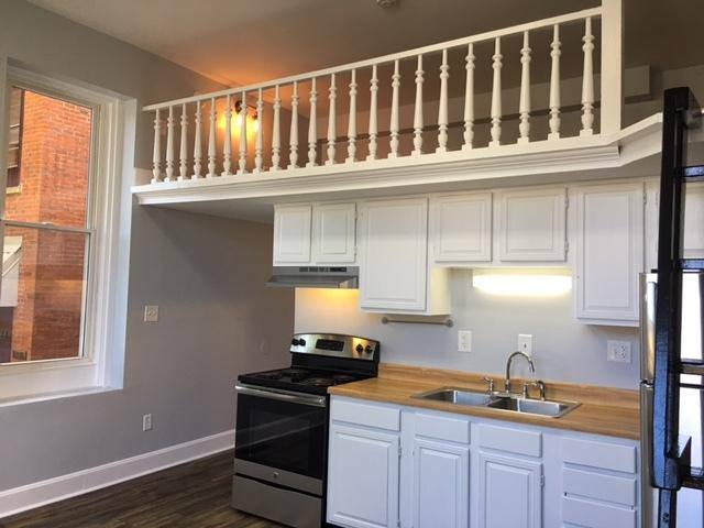 Apartment for rent at 2144-2146 St James Ave #1, Cincinnati, OH 45206