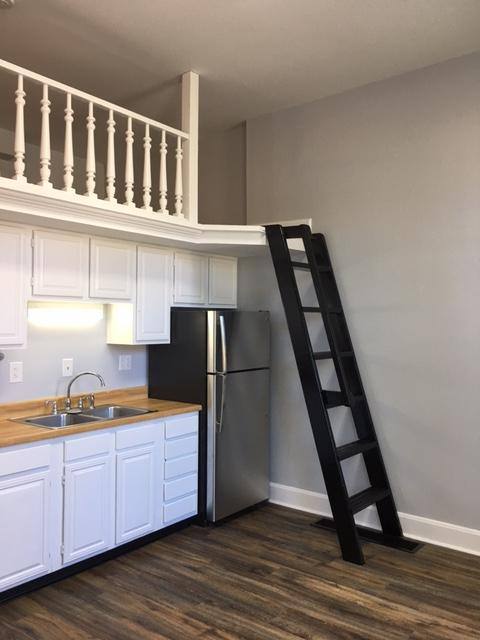 Apartment for rent at 2144-2146 St James Ave #1, Cincinnati, OH 45206