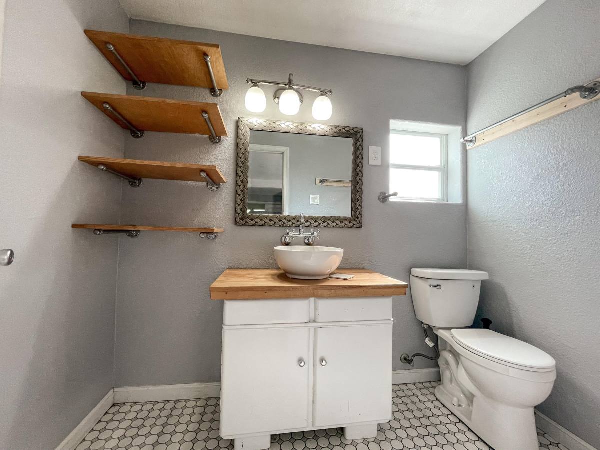 House for rent at 244 Ridgewood Ave, New Braunfels, TX 78130