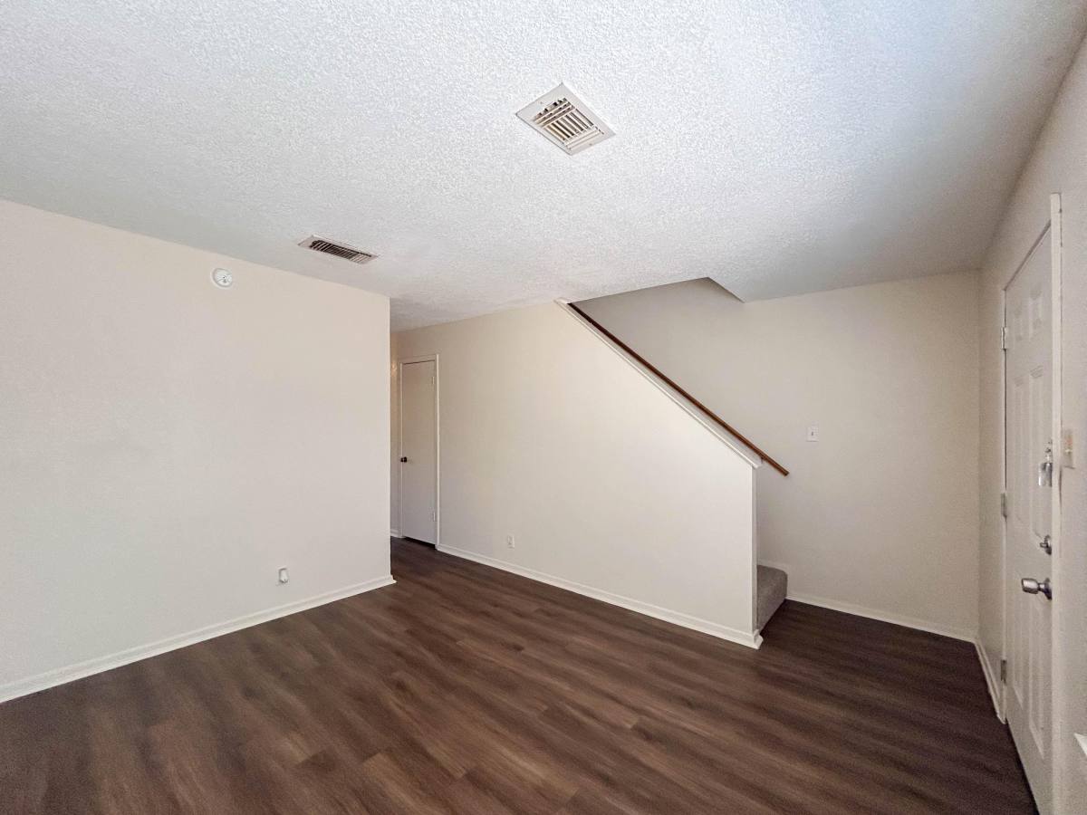 Townhouse for rent at 100 Ave D #6, Denton, TX 76201