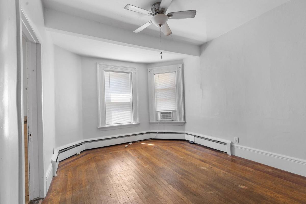 Apartment for rent at 296 Washington Ave #2, Providence, RI 02905