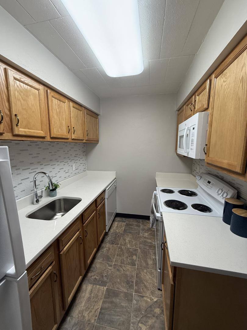 Apartment for rent at Wellington Square, 3910-3950 Old William Penn Highway, Pittsburgh, PA 15235