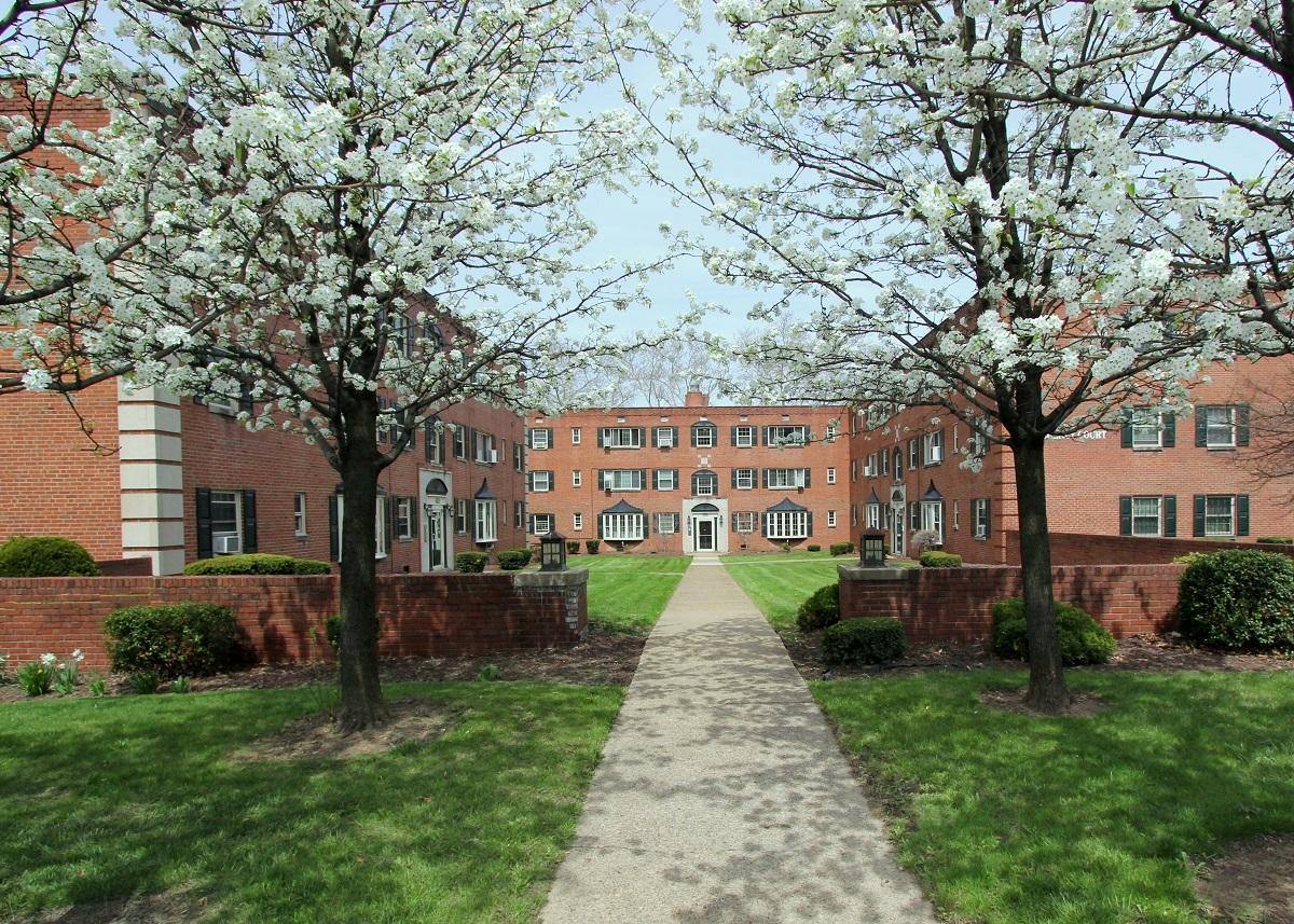 Apartment for rent at Regency Court, 6005 Fifth Ave, Pittsburgh, PA 15232