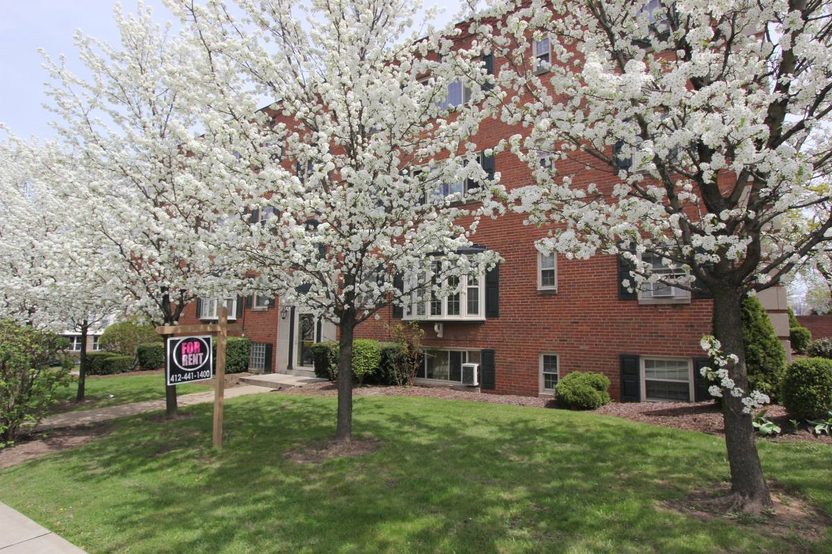 Apartment for rent at Regency Court, 6005 Fifth Ave, Pittsburgh, PA 15232