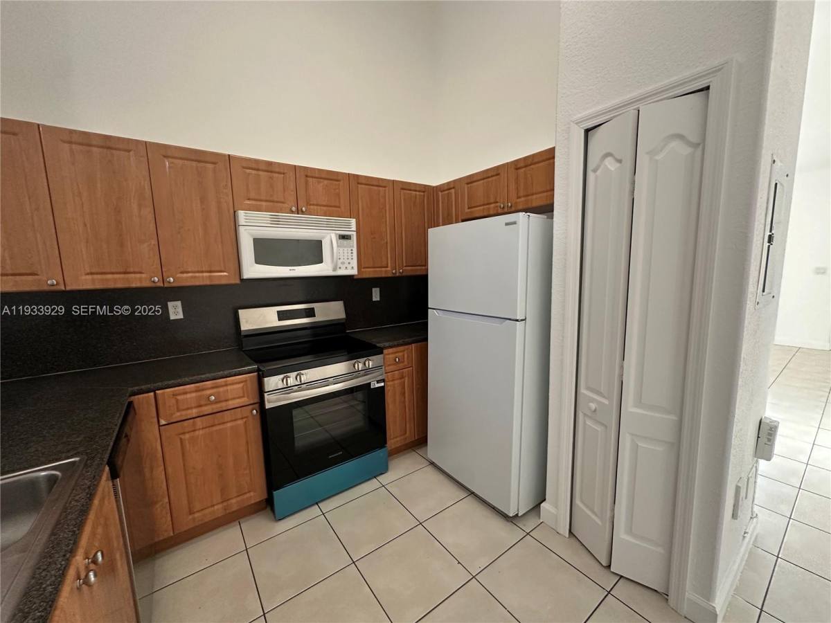 Condo for rent at 2755 SE 16th Ave #200, Homestead, FL 33035