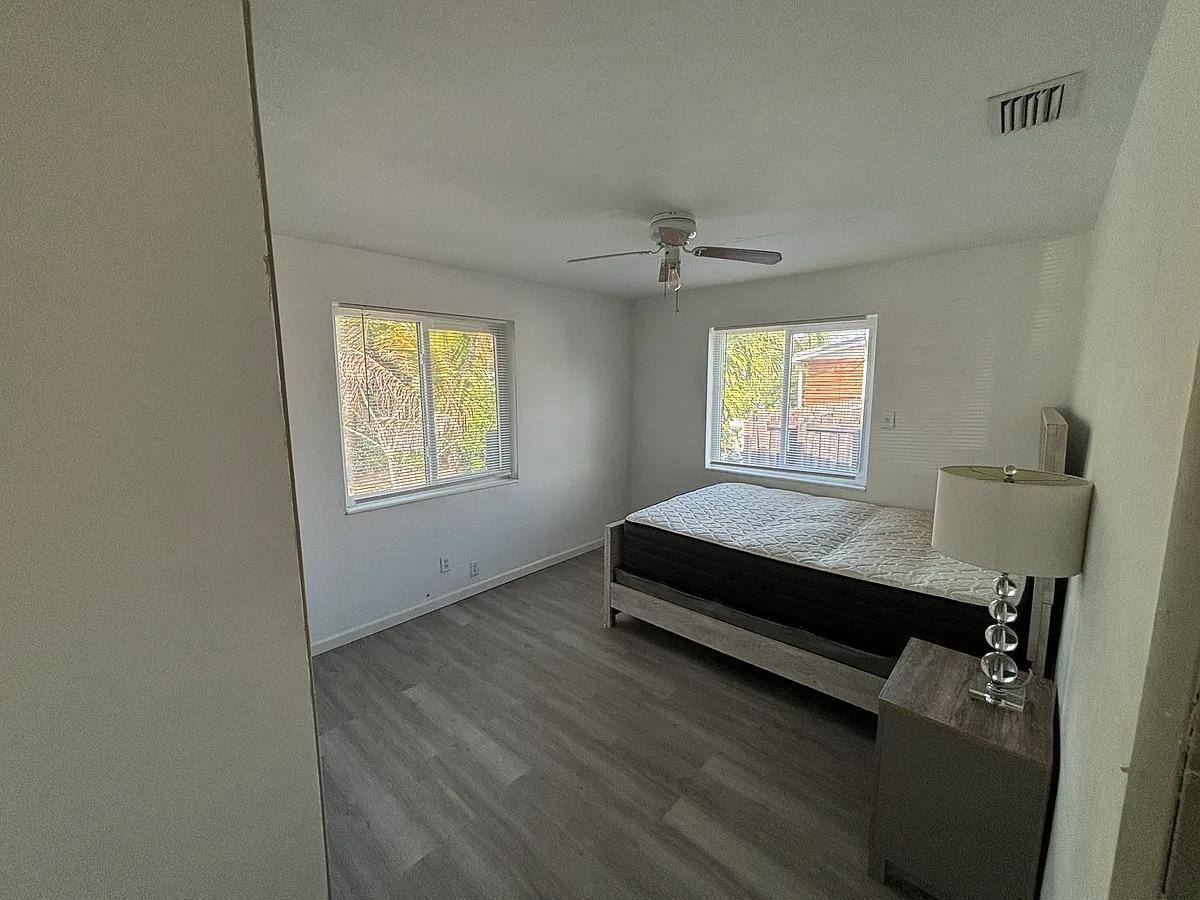 House for rent at 6420 Oak St, Hollywood, FL 33024