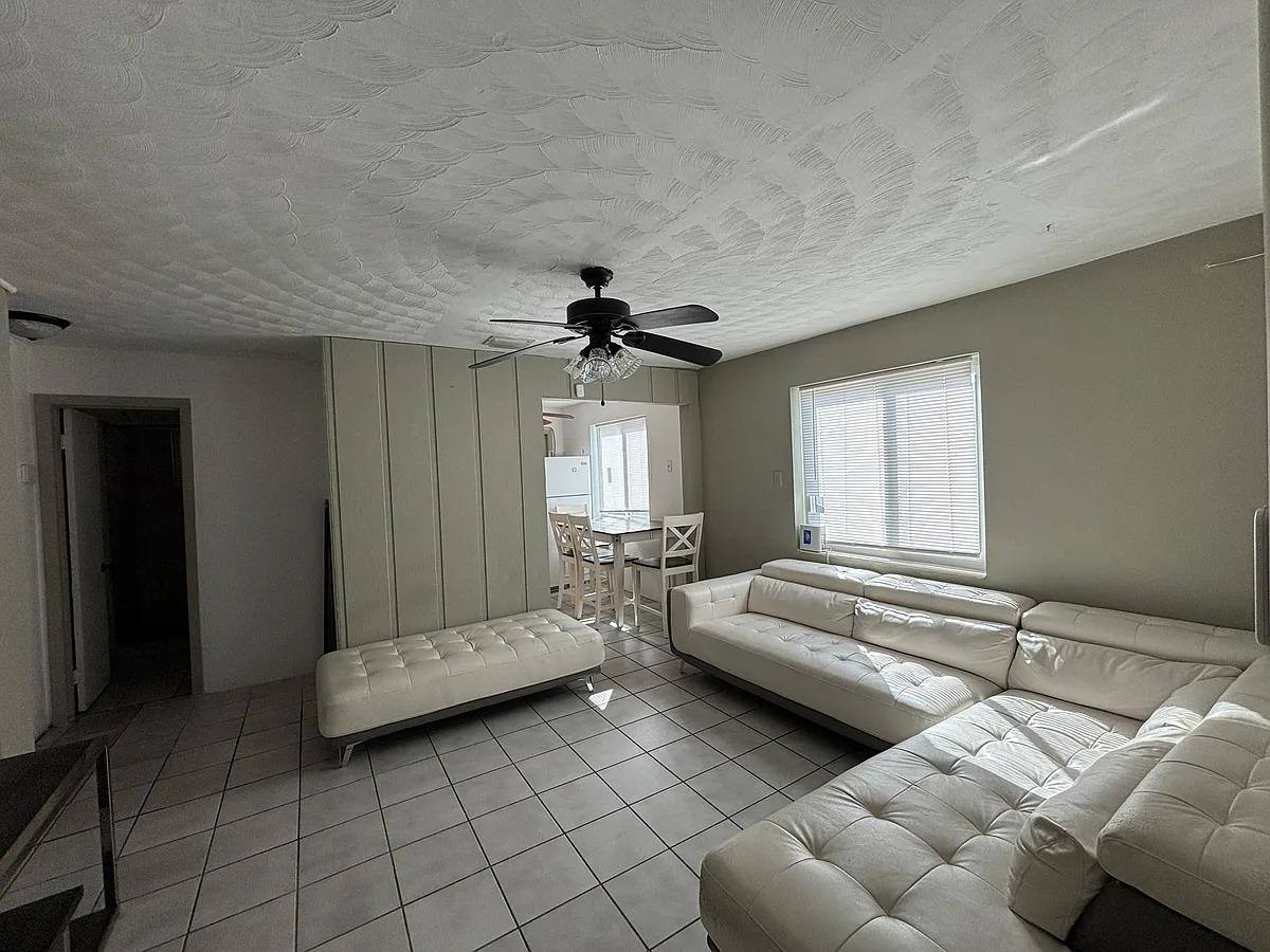 House for rent at 6420 Oak St, Hollywood, FL 33024