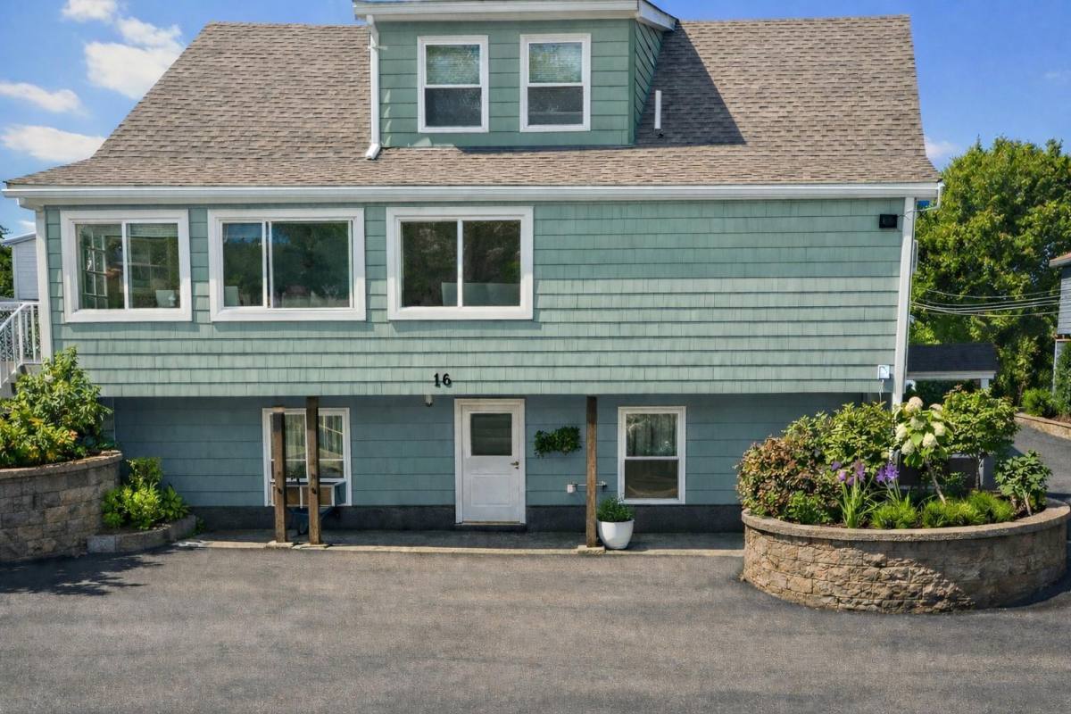 Apartment for rent at 875 Granite St #1, Braintree, MA 02184