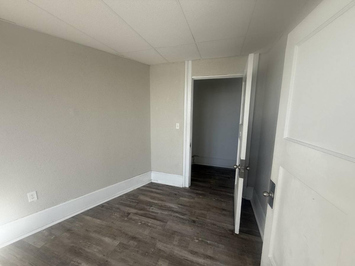 Apartment for rent at 106 Delaware Ave, Olyphant, PA 18447