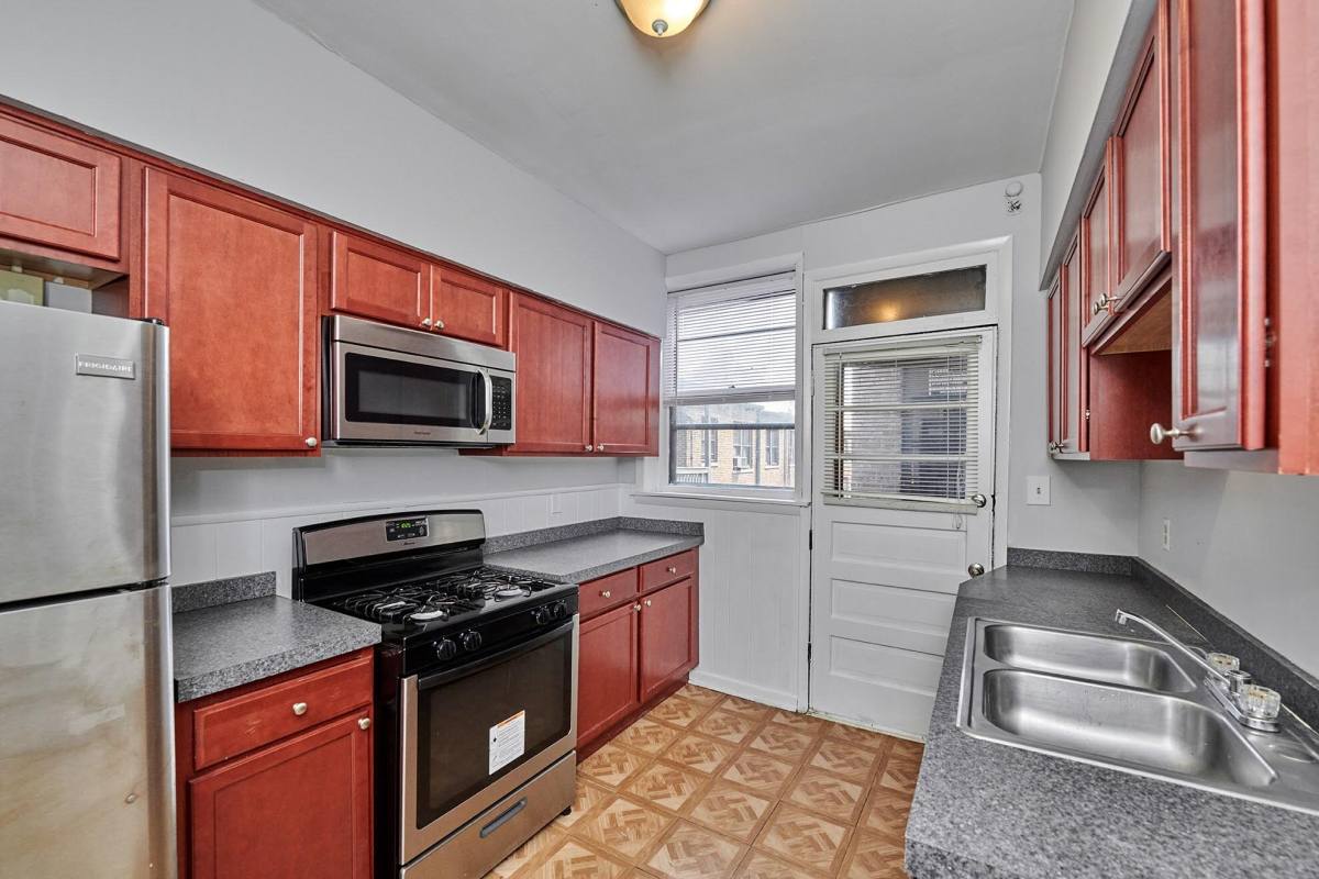 Apartment for rent at 5453 S Everett #3A, Chicago, IL 60615