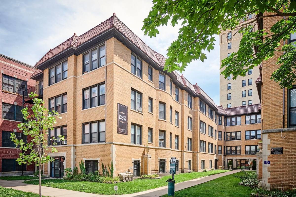 Apartment for rent at 5453 S Everett #3A, Chicago, IL 60615