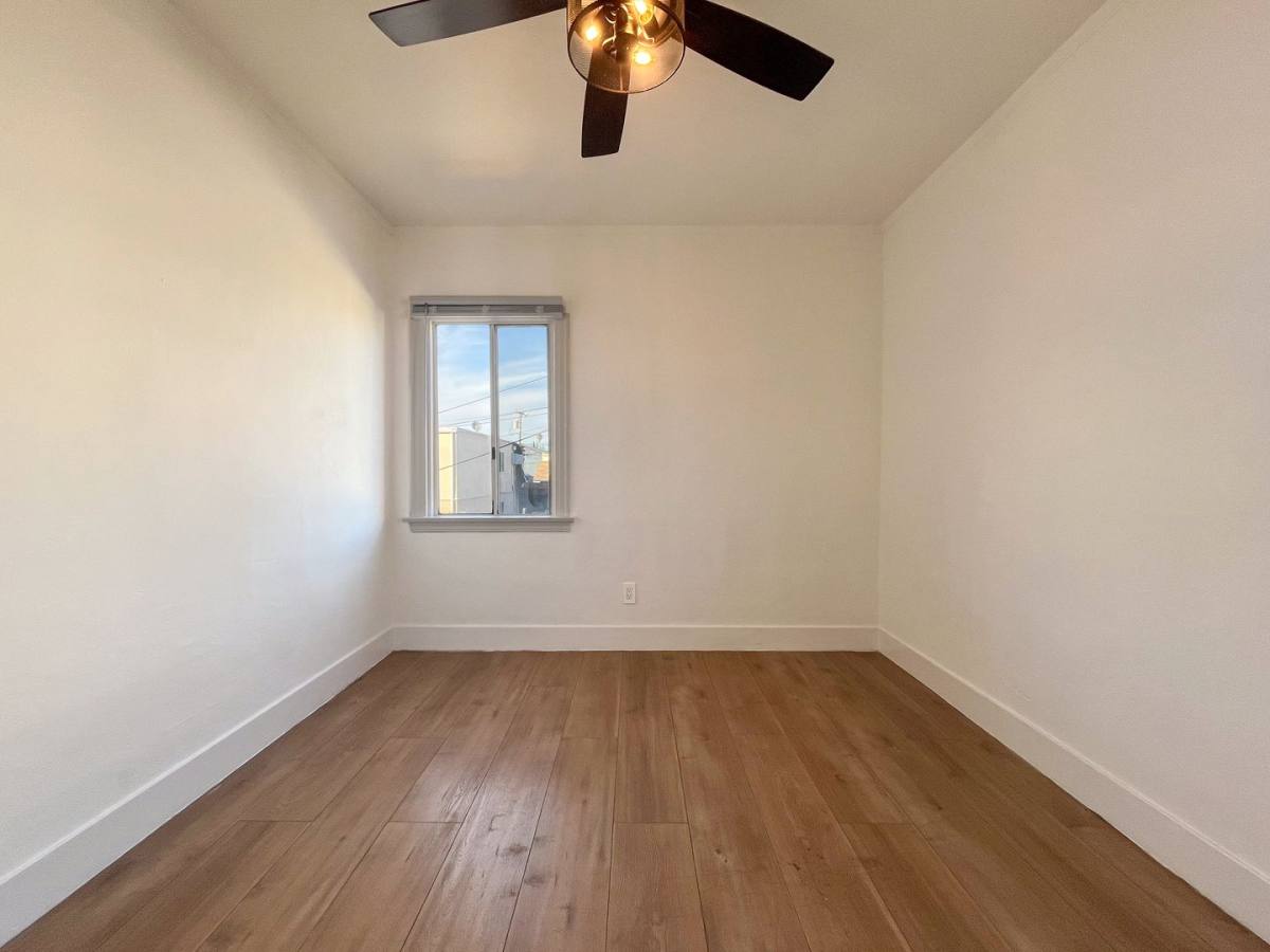 Apartment for rent at 2364 Lime Ave, Long Beach, CA 90806