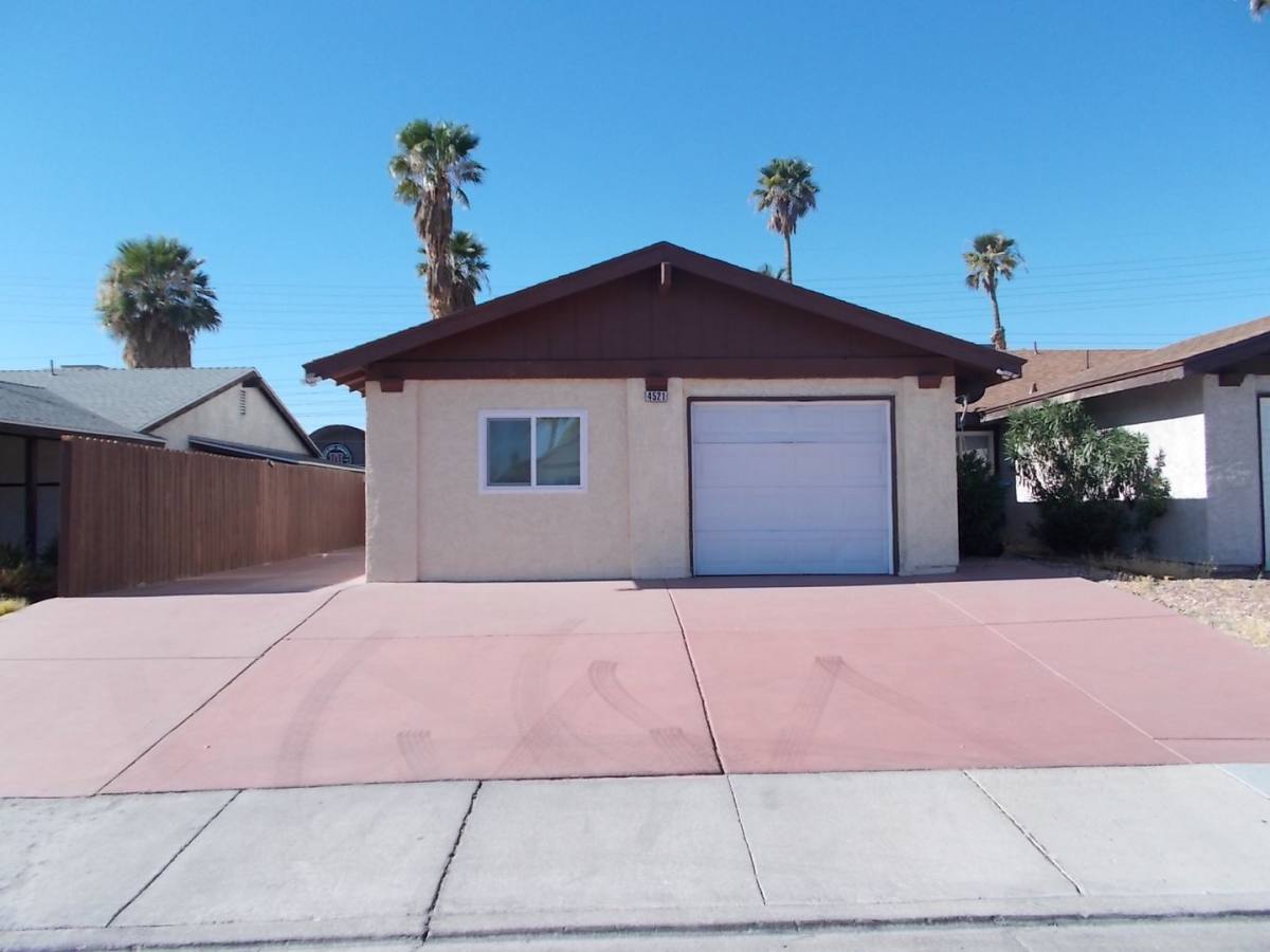 Townhouse for rent at 4521 Via Torino, Las Vegas, NV 89103