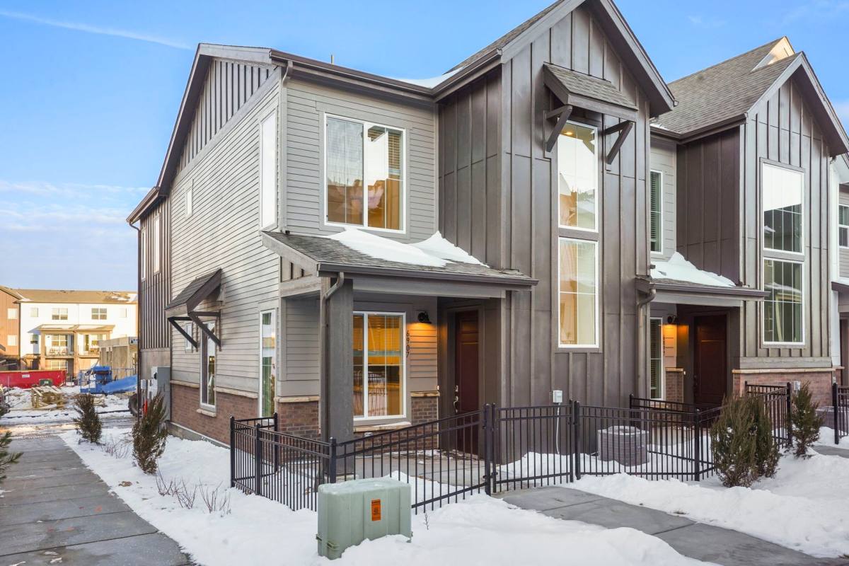 Townhouse for rent at 6977 Huddersfield Lane, Castle Rock, CO 80108