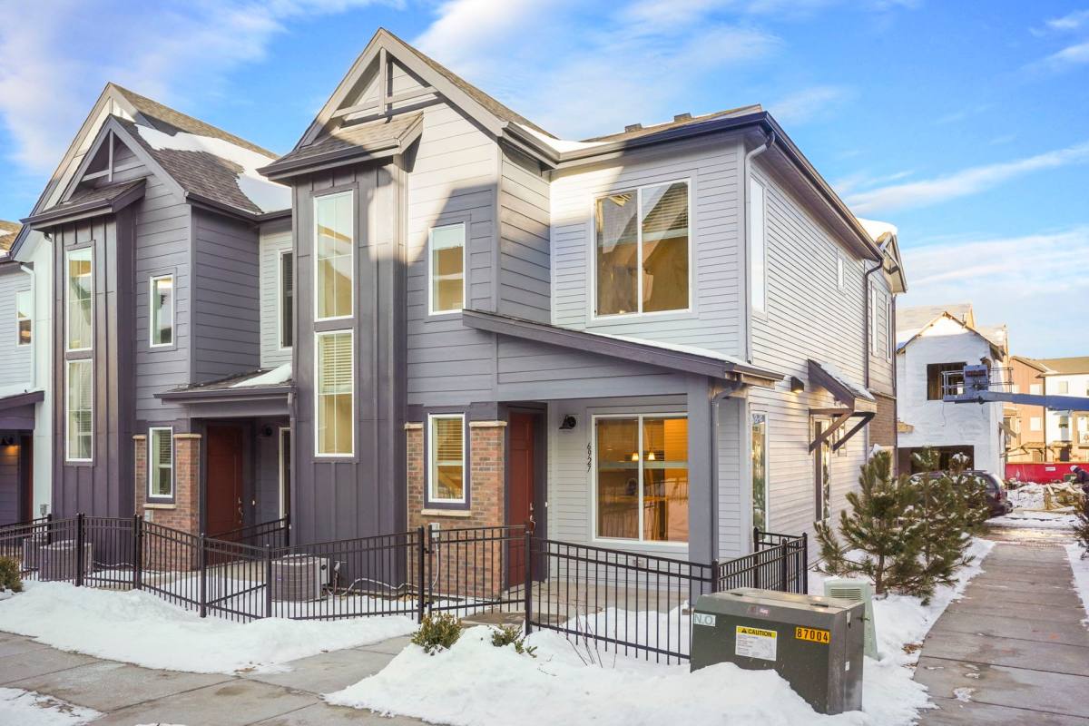 Townhouse for rent at 6977 Huddersfield Lane, Castle Rock, CO 80108