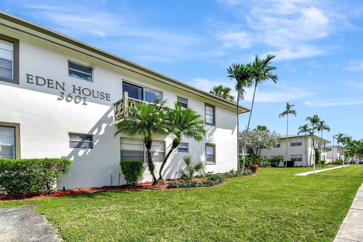 Apartment for rent at 3601 Van Buren St, Hollywood, FL 33021
