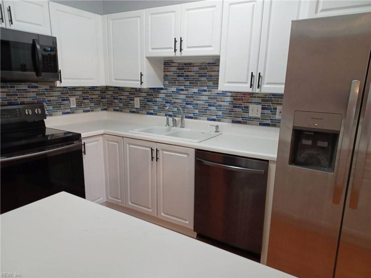 House for rent at 1332 Lake Dr, Newport News, VA 23606