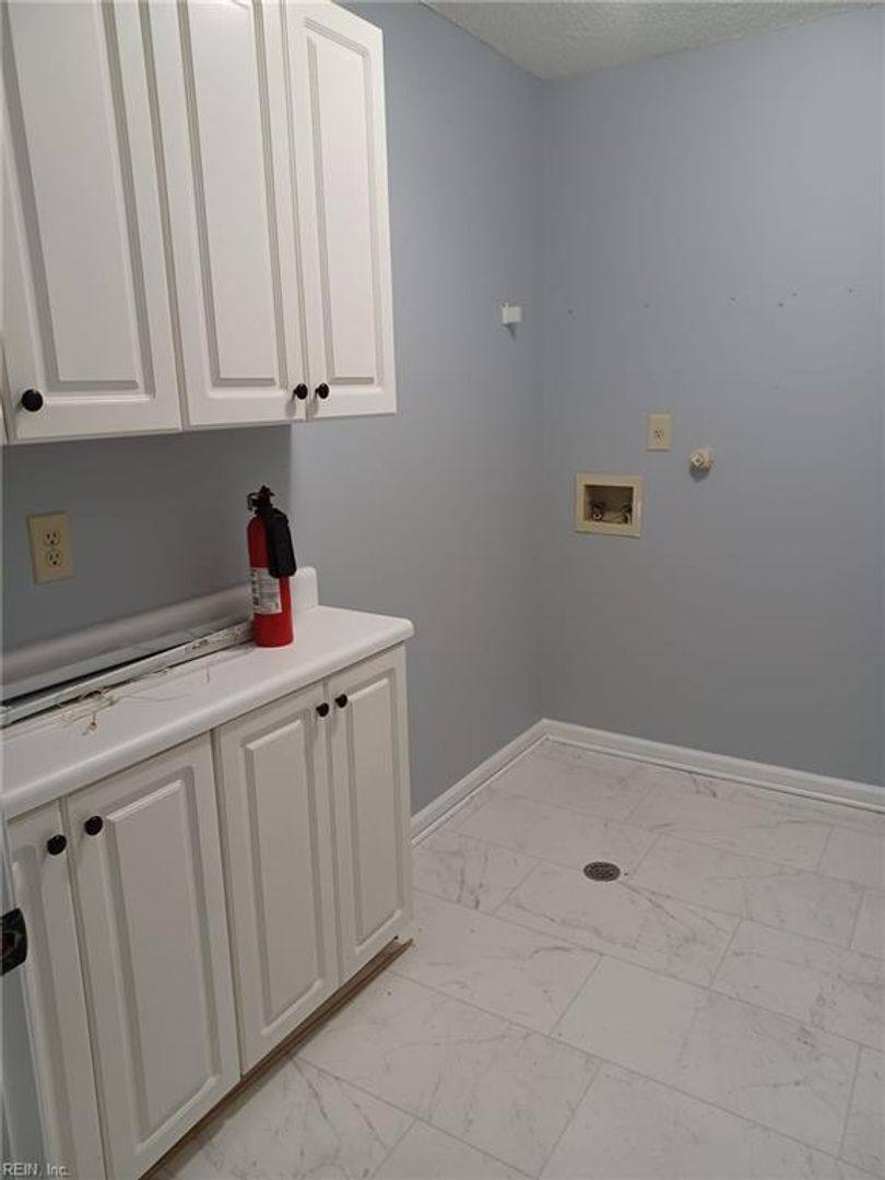 House for rent at 1332 Lake Dr, Newport News, VA 23606