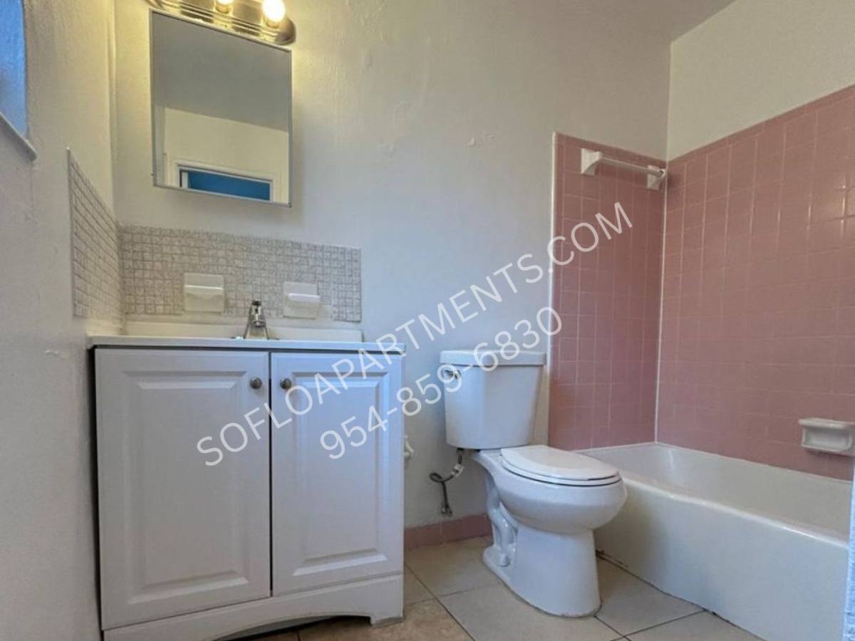 Apartment for rent at 123 Erie St, Lake Worth, FL 33461