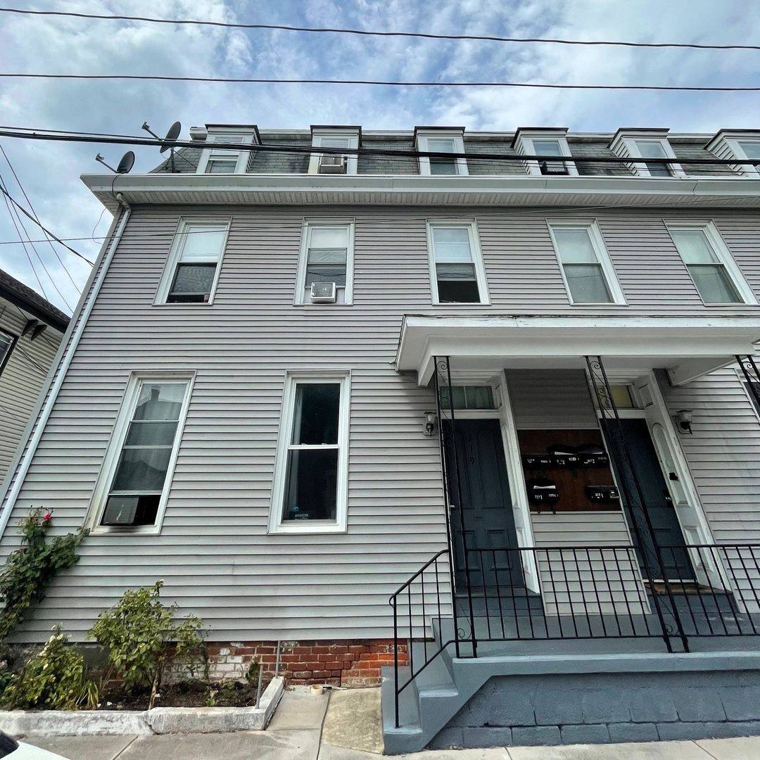 Apartment for rent at 219 W Water St, Middletown, PA 17057