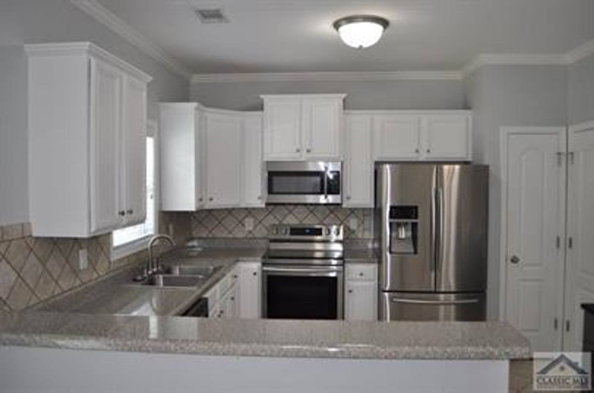 Townhouse for rent at 259 Oconee River Circle, Athens, GA 30605